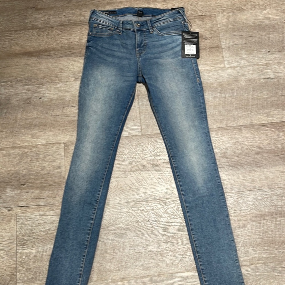 AUTHENTIC TRUE RELIGION JEANS (WOMENS) SIZE 29